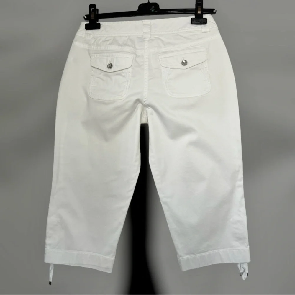 🛍️SALE🛍️ White House Black Market Pedal Pusher Lace-Up Detail Crop Pants - Picture 4 of 9